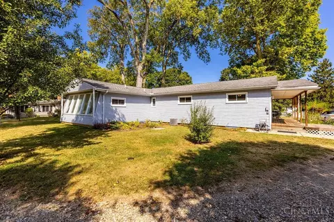 Exterior - 7803 Lyn Dr, Carlisle, OH 45005 photo 4 of 8