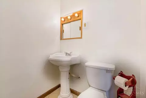 Bath - 7803 Lyn Dr, Carlisle, OH 45005 photo 2 of 3