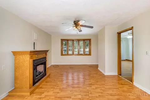 Living - 7803 Lyn Dr, Carlisle, OH 45005 photo 5 of 5