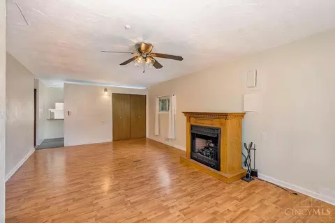 Living - 7803 Lyn Dr, Carlisle, OH 45005 photo 3 of 5