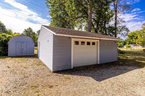Exterior - 7803 Lyn Dr, Carlisle, OH 45005 photo 6 of 8