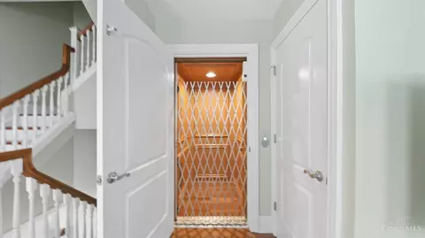 Entry Way - 1770 Mcmillan St, Cincinnati, OH 45206 photo 10 of 13