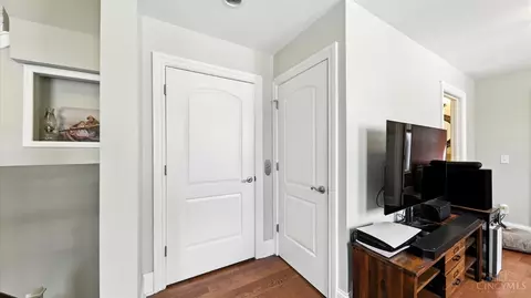 Entry Way - 1770 Mcmillan St, Cincinnati, OH 45206 photo 3 of 13