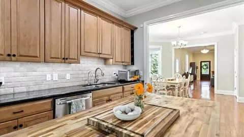 Kitchen - 1770 Mcmillan St, Cincinnati, OH 45206 photo 4 of 7