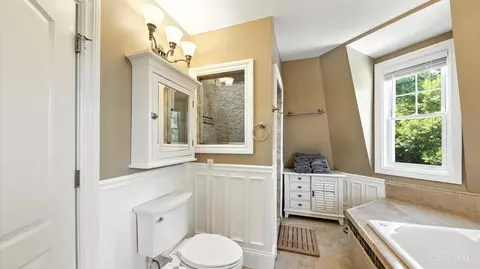 Bath - 1770 Mcmillan St, Cincinnati, OH 45206 photo 6 of 9