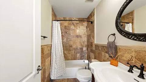 Bath - 1770 Mcmillan St, Cincinnati, OH 45206 photo 9 of 9