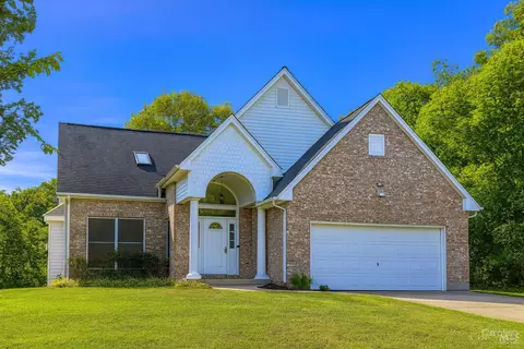 184 Regal Dr, Wilmington, OH 45177