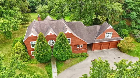 8805 Old Indian Hill Rd, Cincinnati, OH 45243