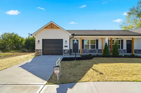 90 Timber Creek Dr, Carlisle, OH 45005