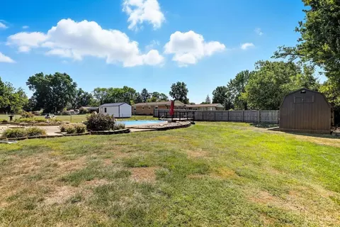 Exterior - 653 Marieda Dr, Cincinnati, OH 45245 photo 8 of 10