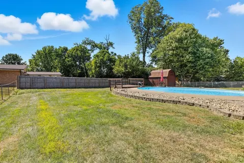 Exterior - 653 Marieda Dr, Cincinnati, OH 45245 photo 6 of 10