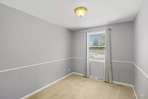 Bedroom - 653 Marieda Dr, Cincinnati, OH 45245 photo 6 of 8