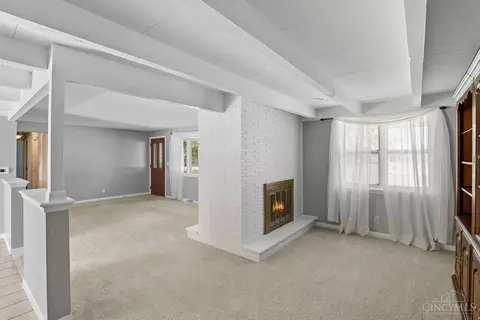 Living - 653 Marieda Dr, Cincinnati, OH 45245 photo 11 of 14