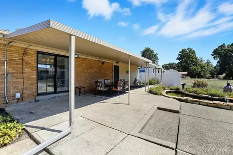 Exterior - 653 Marieda Dr, Cincinnati, OH 45245 photo 3 of 10