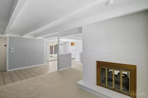 Living - 653 Marieda Dr, Cincinnati, OH 45245 photo 12 of 14