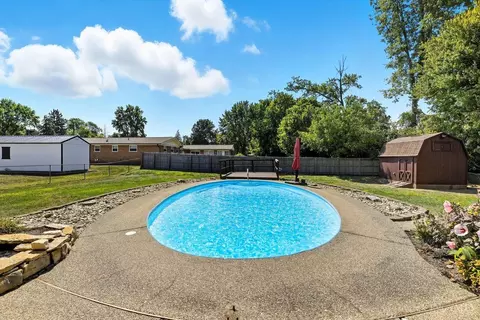 Exterior - 653 Marieda Dr, Cincinnati, OH 45245 photo 5 of 10