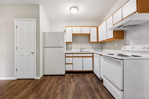 Kitchen - 820 Compton Rd, Cincinnati, OH 45231 photo 3 of 3