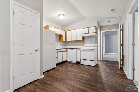 Kitchen - 820 Compton Rd, Cincinnati, OH 45231 photo 1 of 3