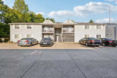 Exterior - 820 Compton Rd, Cincinnati, OH 45231 photo 4 of 5