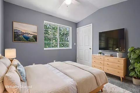 Bedroom - 820 Compton Rd, Cincinnati, OH 45231 photo 3 of 8