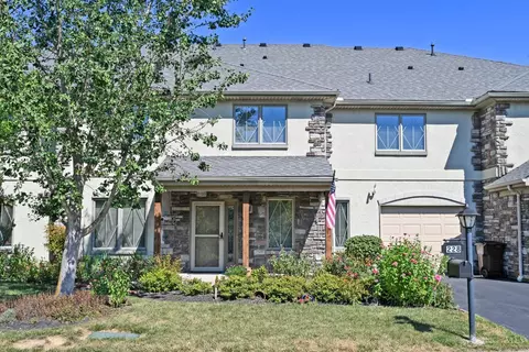 228 Edinburgh Ln, Springdale, OH 45246