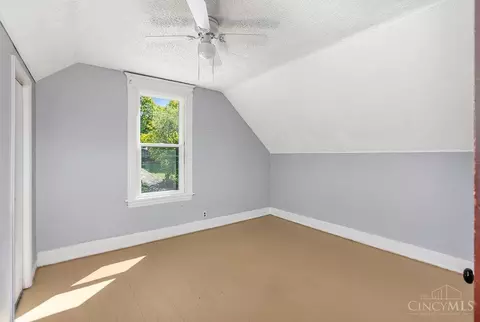 Bedroom - 1617 Dewey Ave, Cincinnati, OH 45205 photo 4 of 4
