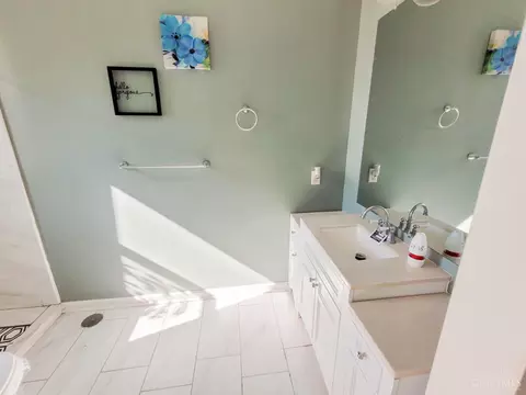 Bath - 4231 Eastern Ave, Cincinnati, OH 45226 photo 1 of 2