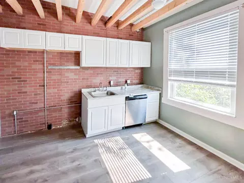 Kitchen - 4231 Eastern Ave, Cincinnati, OH 45226 photo 2 of 3