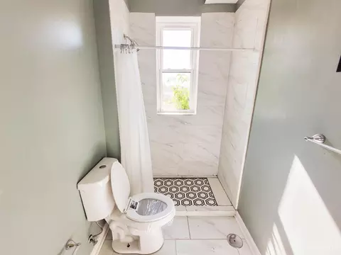 Bath - 4231 Eastern Ave, Cincinnati, OH 45226 photo 2 of 2