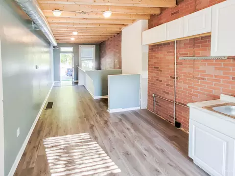 Entry Way - 4231 Eastern Ave, Cincinnati, OH 45226 photo 1 of 3
