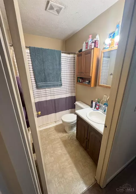 Bath - 505 Bourbon St, Blanchester, OH 45107 photo 2 of 2