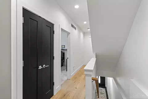 208 Mulberry St, Cincinnati, OH 45202 photo 6
