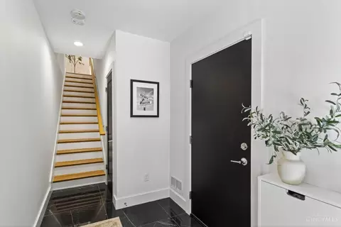 208 Mulberry St, Cincinnati, OH 45202 photo 4