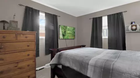 Bedroom - 4607 Largo Dr, Cincinnati, OH 45236 photo 2 of 5