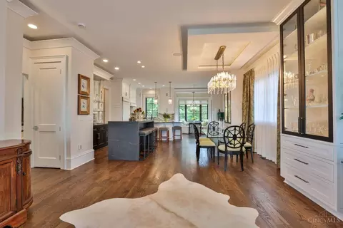 Dining - 1054 St Paul Pl, Cincinnati, OH 45202 photo 1 of 4
