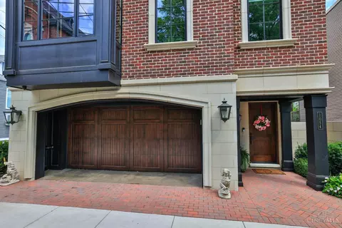 Exterior - 1054 St Paul Pl, Cincinnati, OH 45202 photo 3 of 8