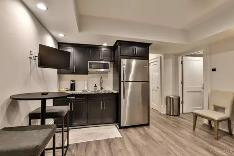 Kitchen - 1054 St Paul Pl, Cincinnati, OH 45202 photo 7 of 9
