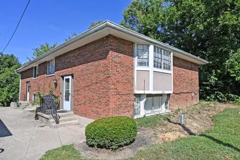 6235 Ridgeacres Dr, Golf Manor, OH 45237