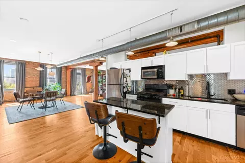 404 Reading Rd, Cincinnati, OH 45202 photo 8