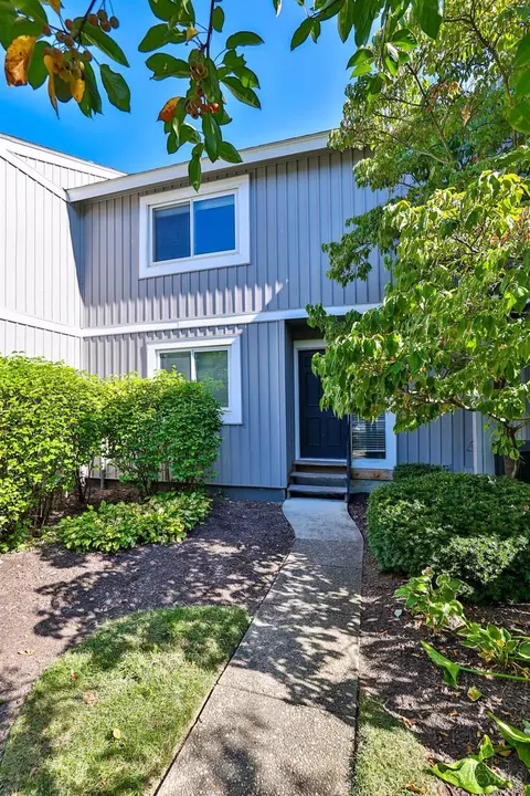 159 Twin Lakes Dr, Fairfield, OH 45014