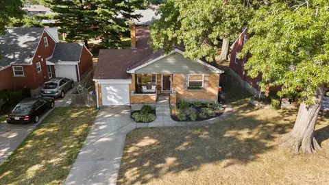 3842 Broadlawn Cir, Silverton, OH 45236