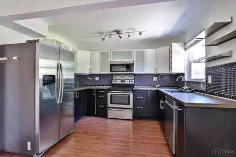 Kitchen - 1246 Thurnridge Dr, Reading, OH 45215 photo 2 of 3