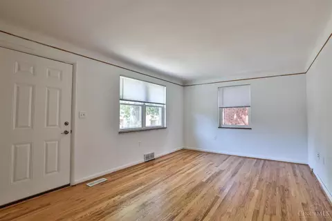 Living - 1246 Thurnridge Dr, Reading, OH 45215 photo 2 of 4