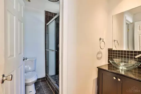 Bath - 1246 Thurnridge Dr, Reading, OH 45215 photo 1 of 4