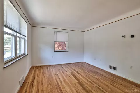 Living - 1246 Thurnridge Dr, Reading, OH 45215 photo 1 of 4