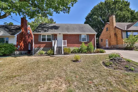 1246 Thurnridge Dr, Reading, OH 45215