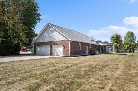 301 Forest Trl, Mount Orab, OH 45154 photo 4