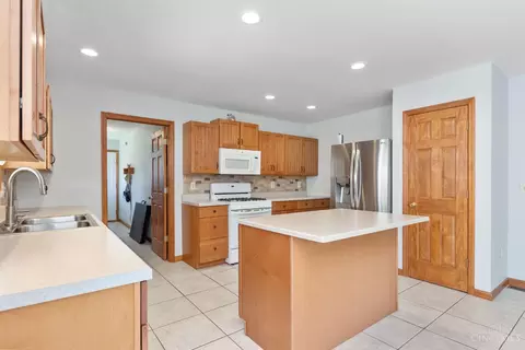 301 Forest Trl, Mount Orab, OH 45154 photo 16