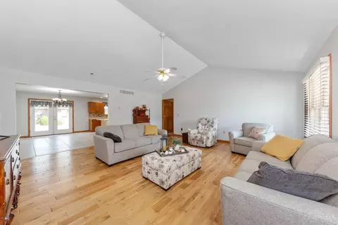 301 Forest Trl, Mount Orab, OH 45154 photo 9