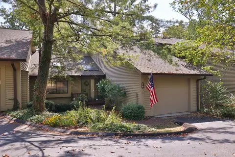 18 Big Oak Ln, Milford, OH 45150